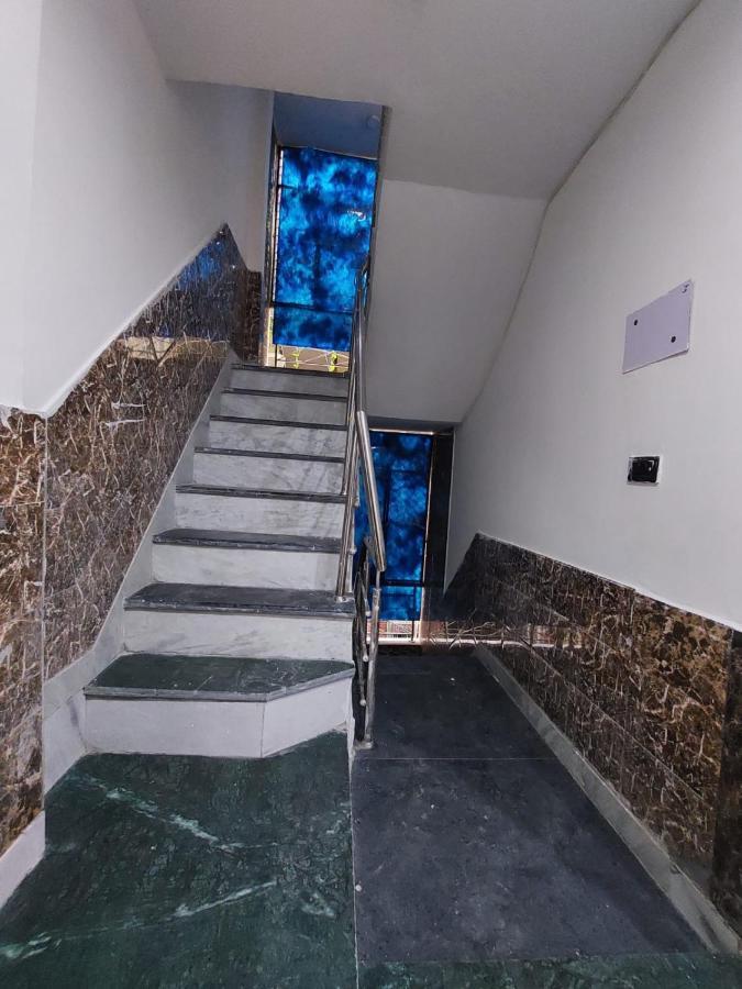 Hotel Twamev Couple Friendly Laxmi Nagar Neu-Delhi Exterior foto
