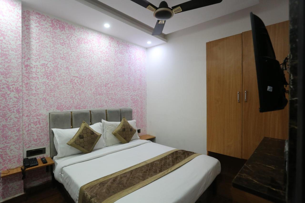Hotel Twamev Couple Friendly Laxmi Nagar Neu-Delhi Exterior foto