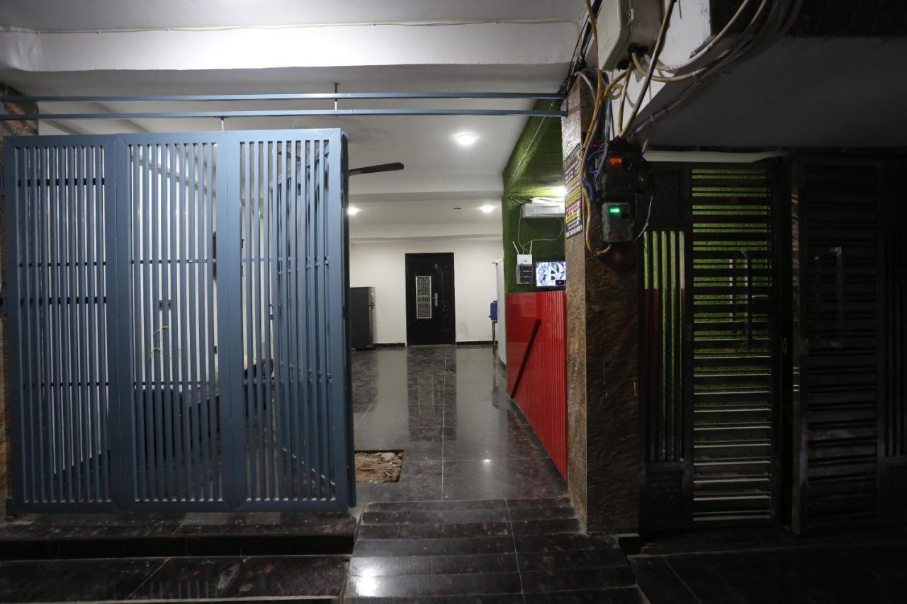 Hotel Twamev Couple Friendly Laxmi Nagar Neu-Delhi Exterior foto
