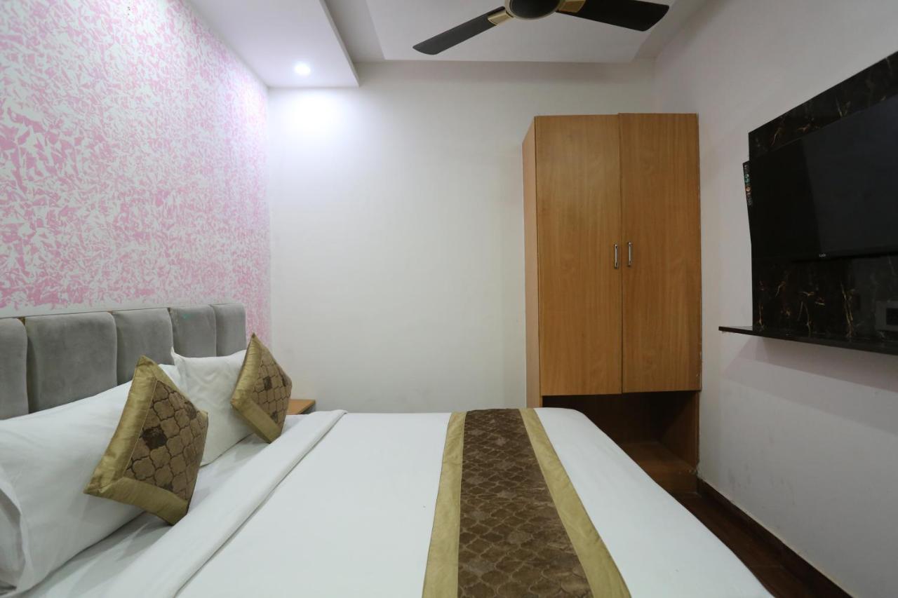 Hotel Twamev Couple Friendly Laxmi Nagar Neu-Delhi Exterior foto