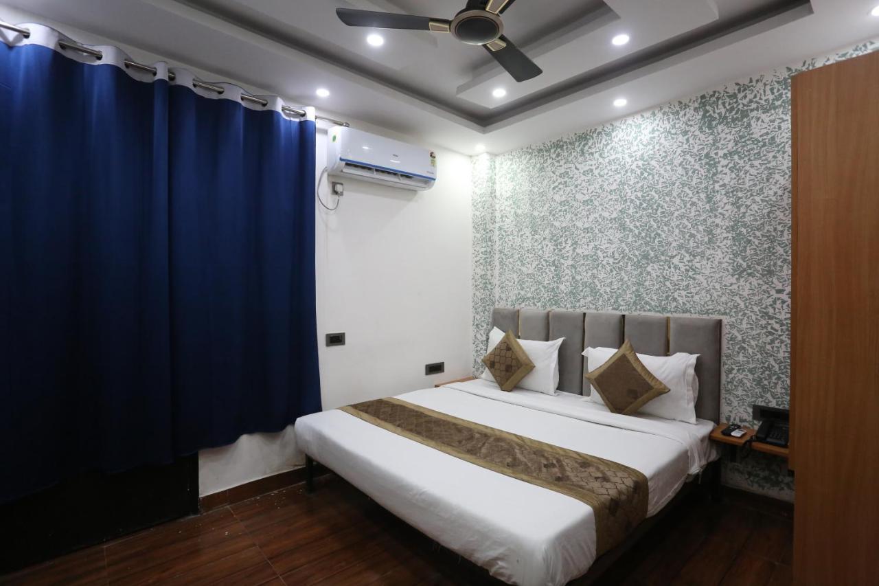 Hotel Twamev Couple Friendly Laxmi Nagar Neu-Delhi Exterior foto
