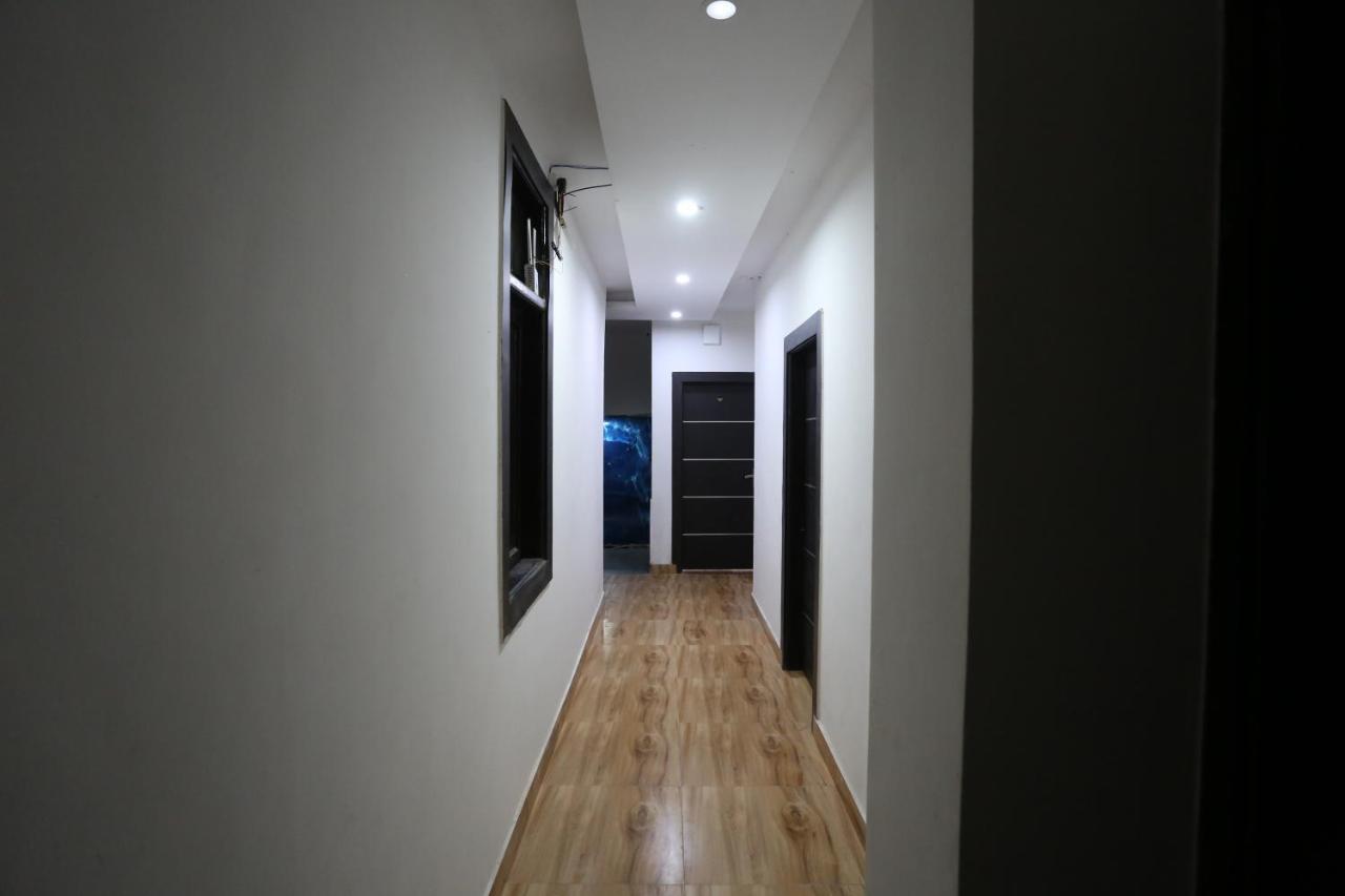 Hotel Twamev Couple Friendly Laxmi Nagar Neu-Delhi Exterior foto