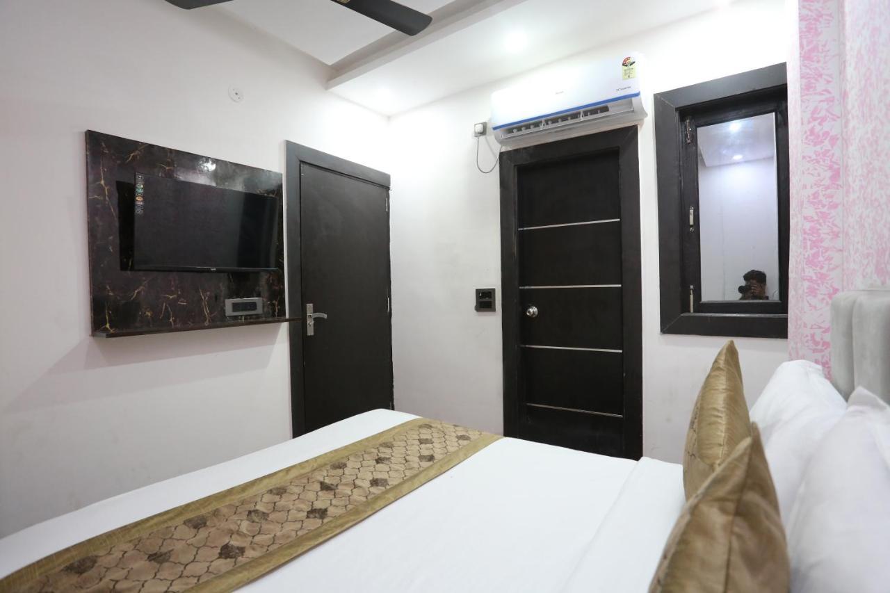 Hotel Twamev Couple Friendly Laxmi Nagar Neu-Delhi Exterior foto