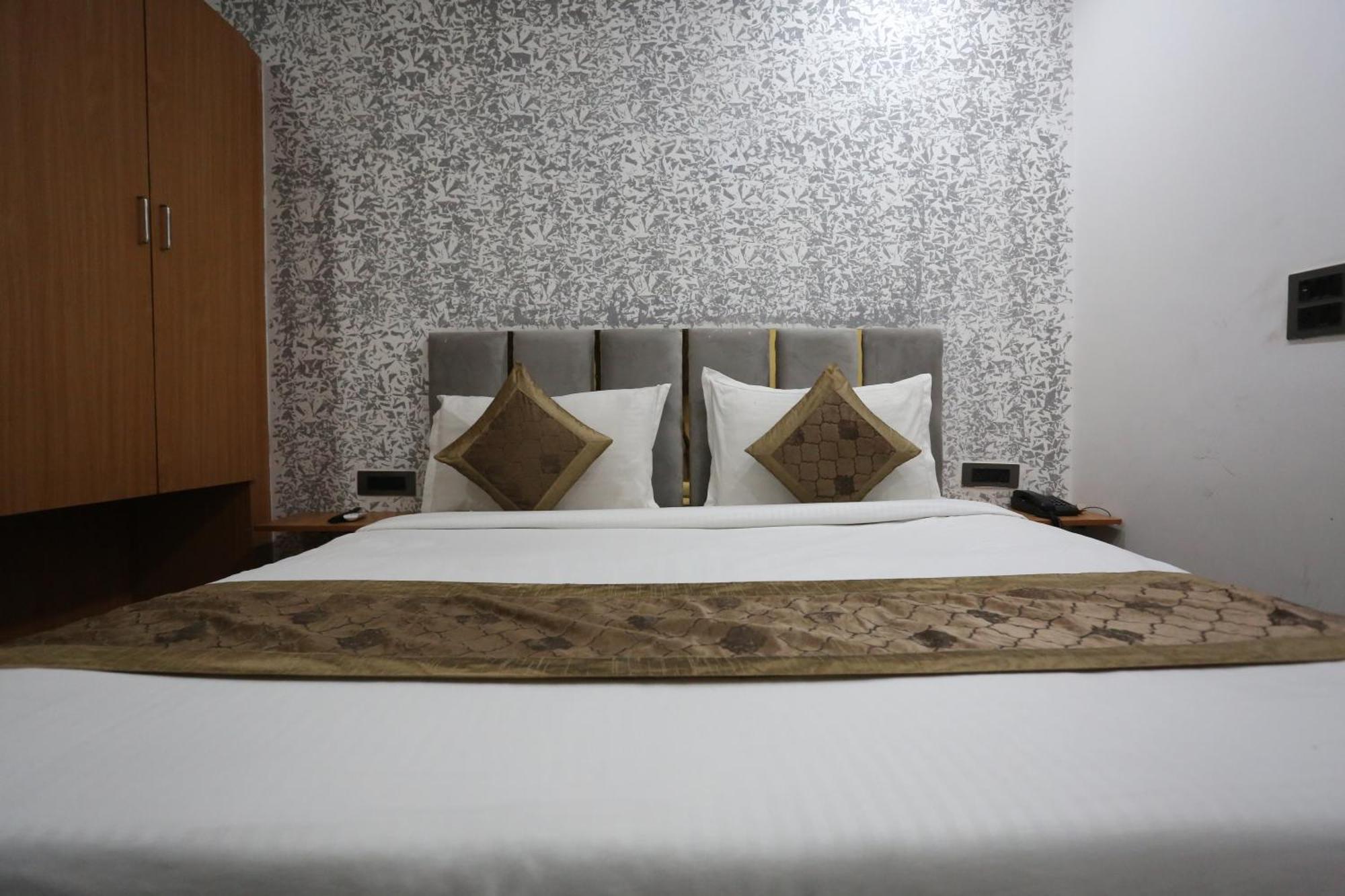 Hotel Twamev Couple Friendly Laxmi Nagar Neu-Delhi Exterior foto