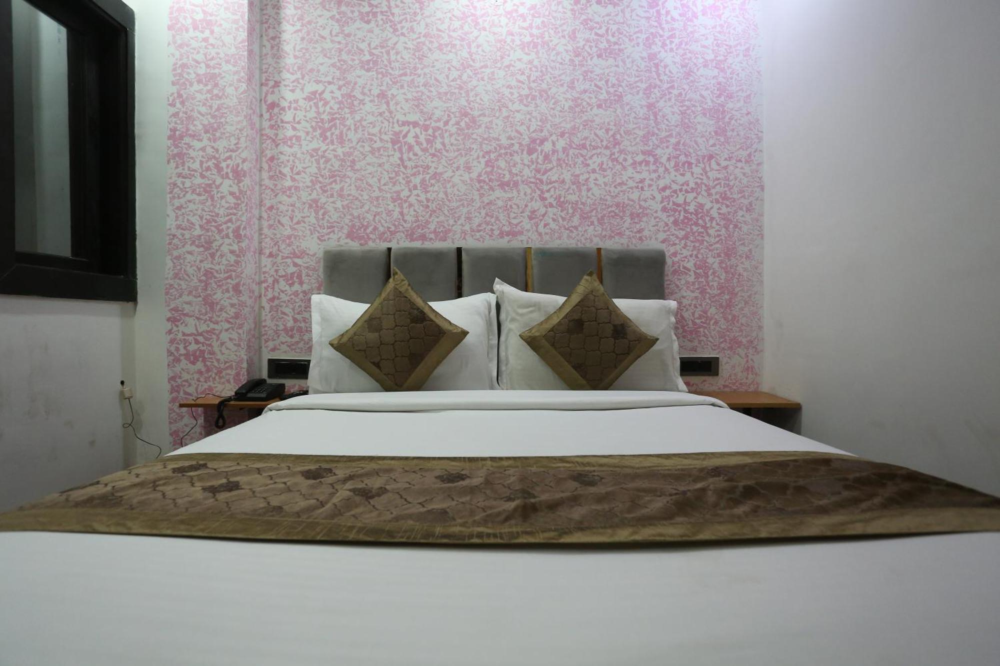 Hotel Twamev Couple Friendly Laxmi Nagar Neu-Delhi Exterior foto