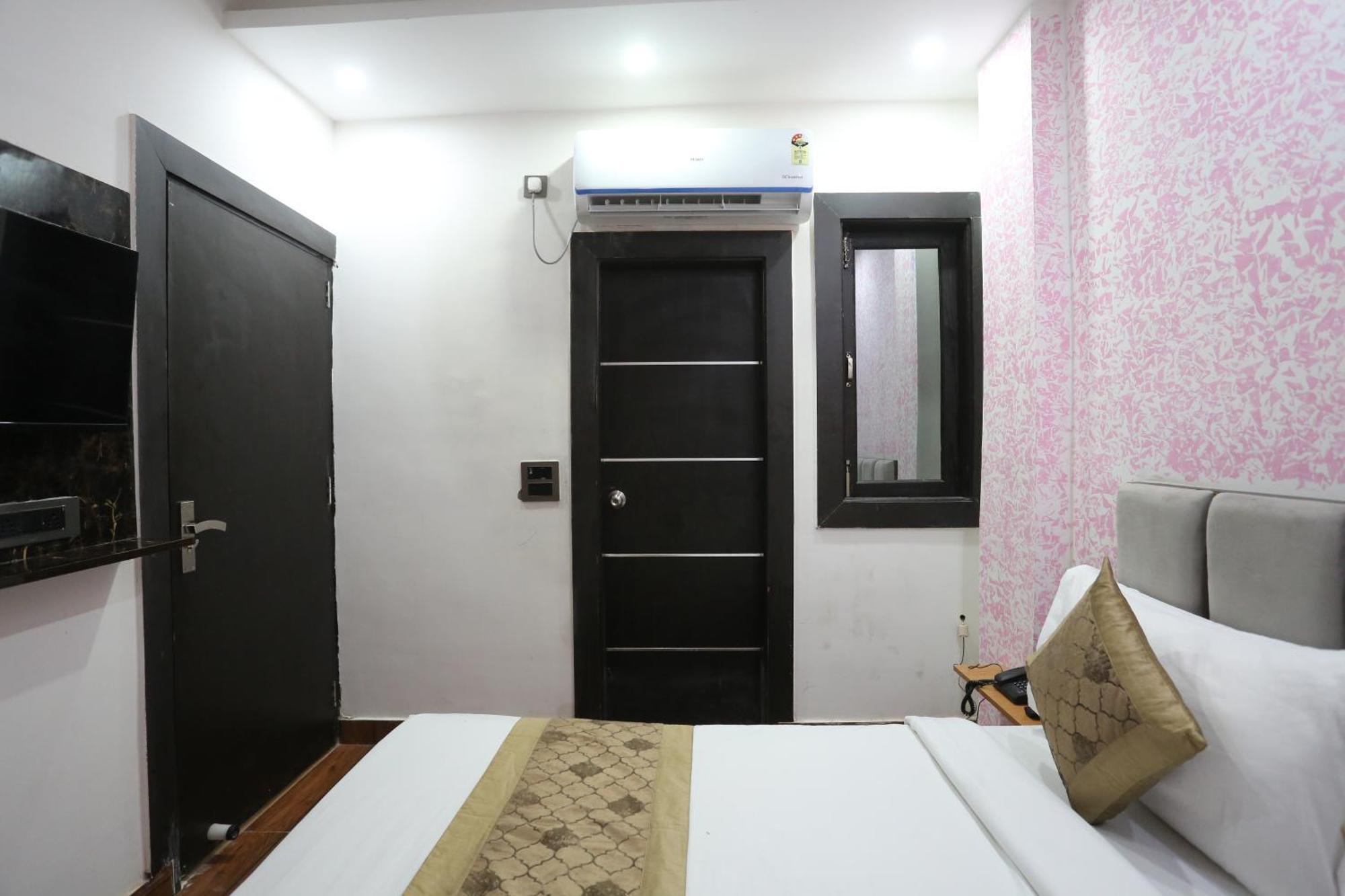 Hotel Twamev Couple Friendly Laxmi Nagar Neu-Delhi Exterior foto