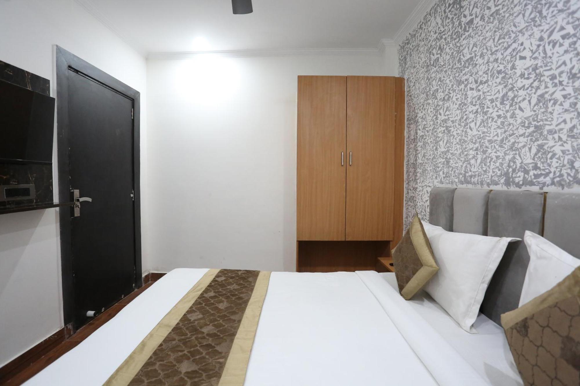 Hotel Twamev Couple Friendly Laxmi Nagar Neu-Delhi Exterior foto