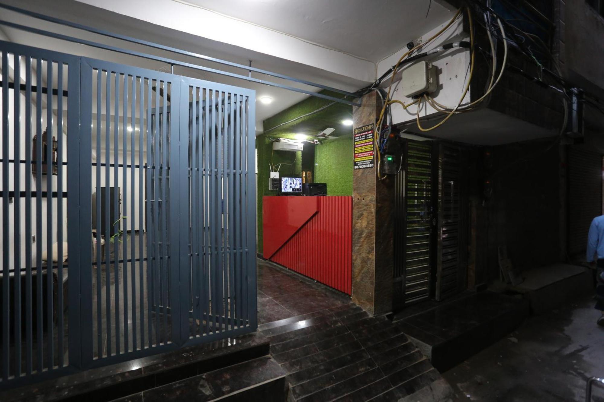 Hotel Twamev Couple Friendly Laxmi Nagar Neu-Delhi Exterior foto
